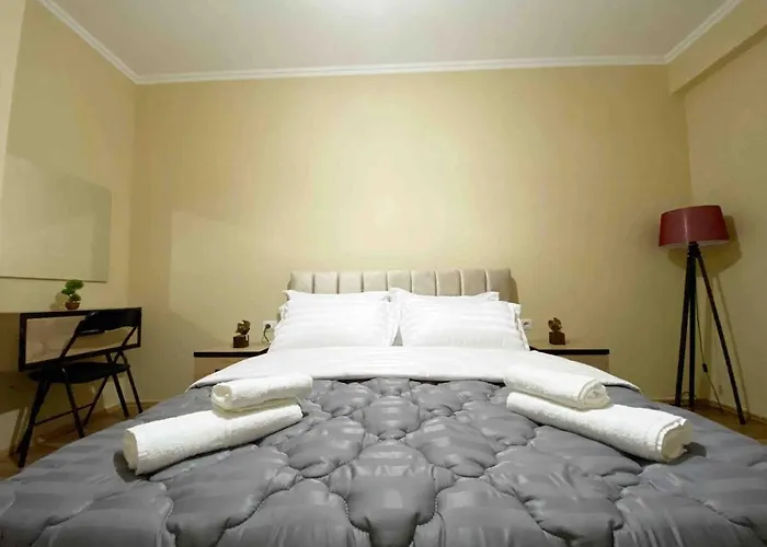 Jo-al Center * ティラナ